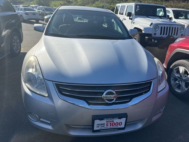 2011 Nissan Altima 2.5 S photo 2