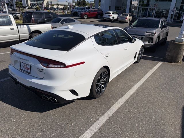 2022 Kia Stinger GT-Line photo 4