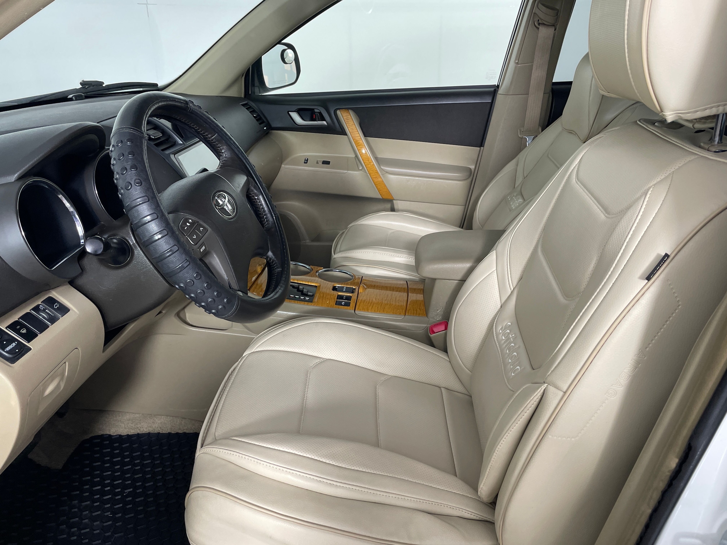 Used 2009 Toyota Highlander Hybrid with VIN JTEEW41A092029336 for sale in Bremerton, WA