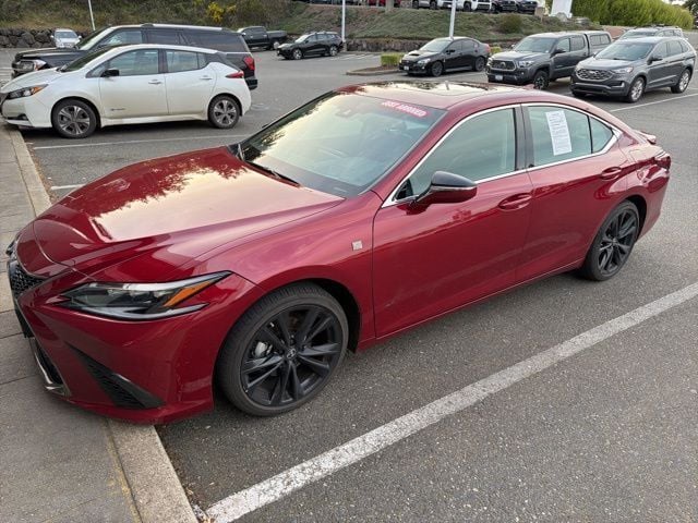 2023 LEXUS ES 300h photo 5