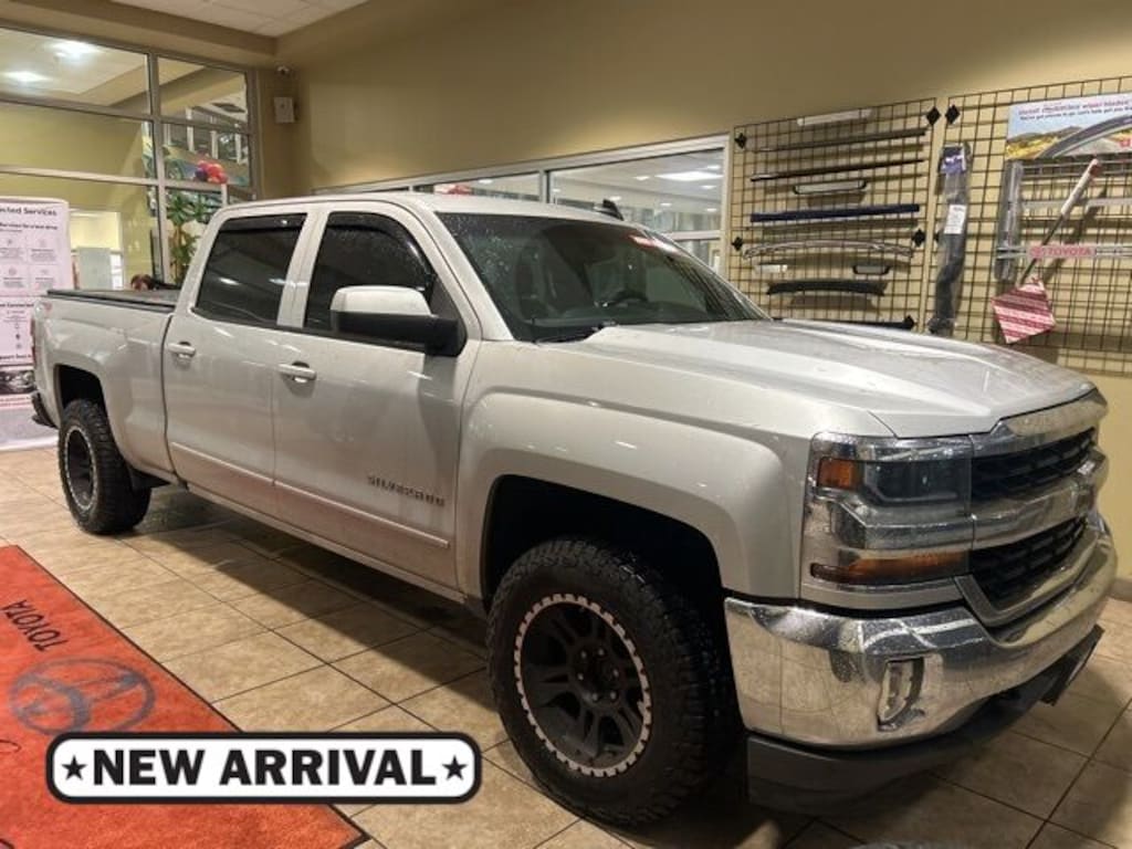 Used 2018 Chevrolet Silverado 1500 LT w/1LT Truck Crew Cab