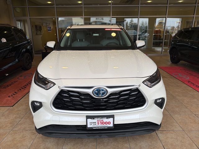 2021 Toyota Highlander Hybrid XLE photo 6