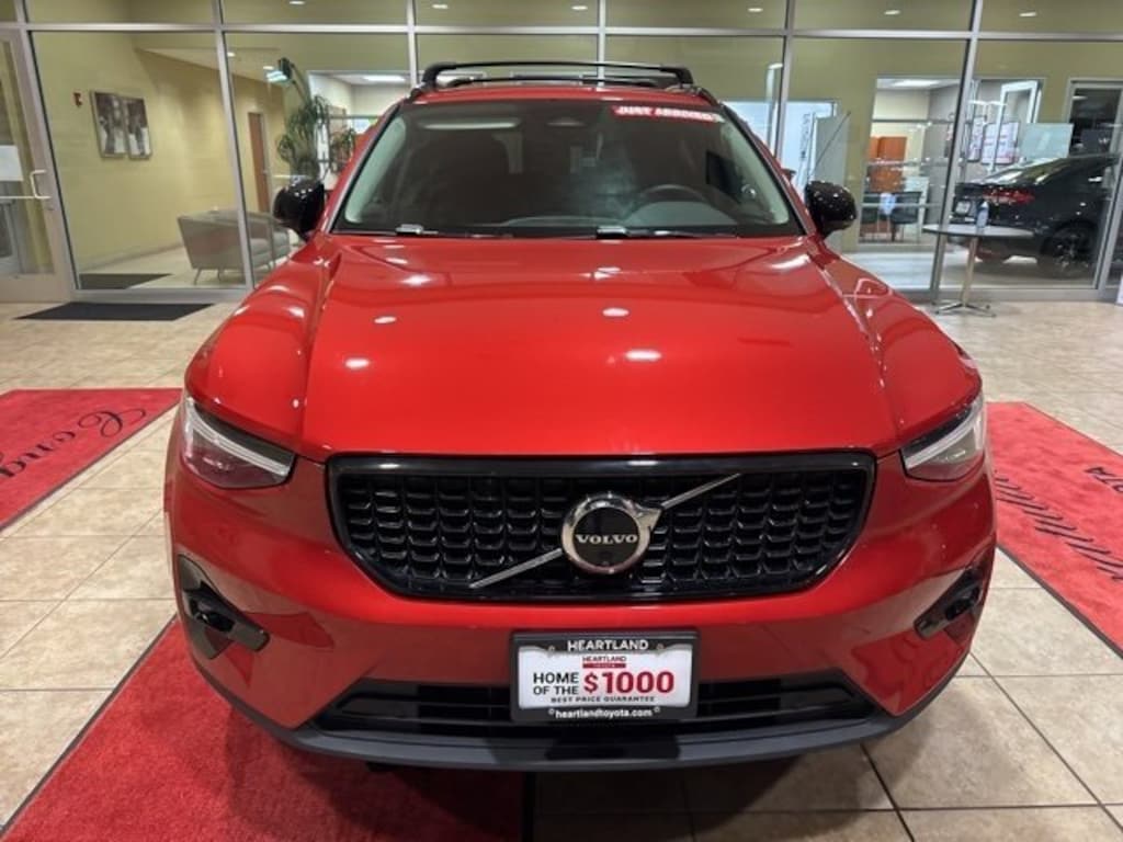 Used 2024 Volvo XC40 B5 Plus Dark SUV