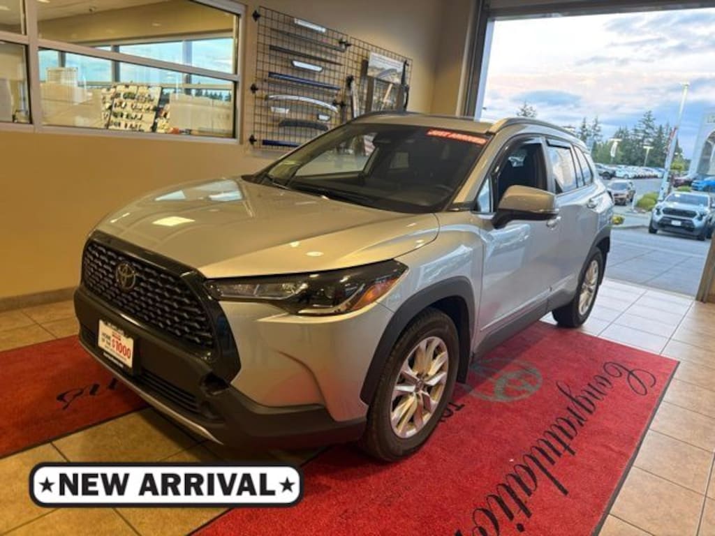 Used 2024 Toyota Corolla Cross LE SUV