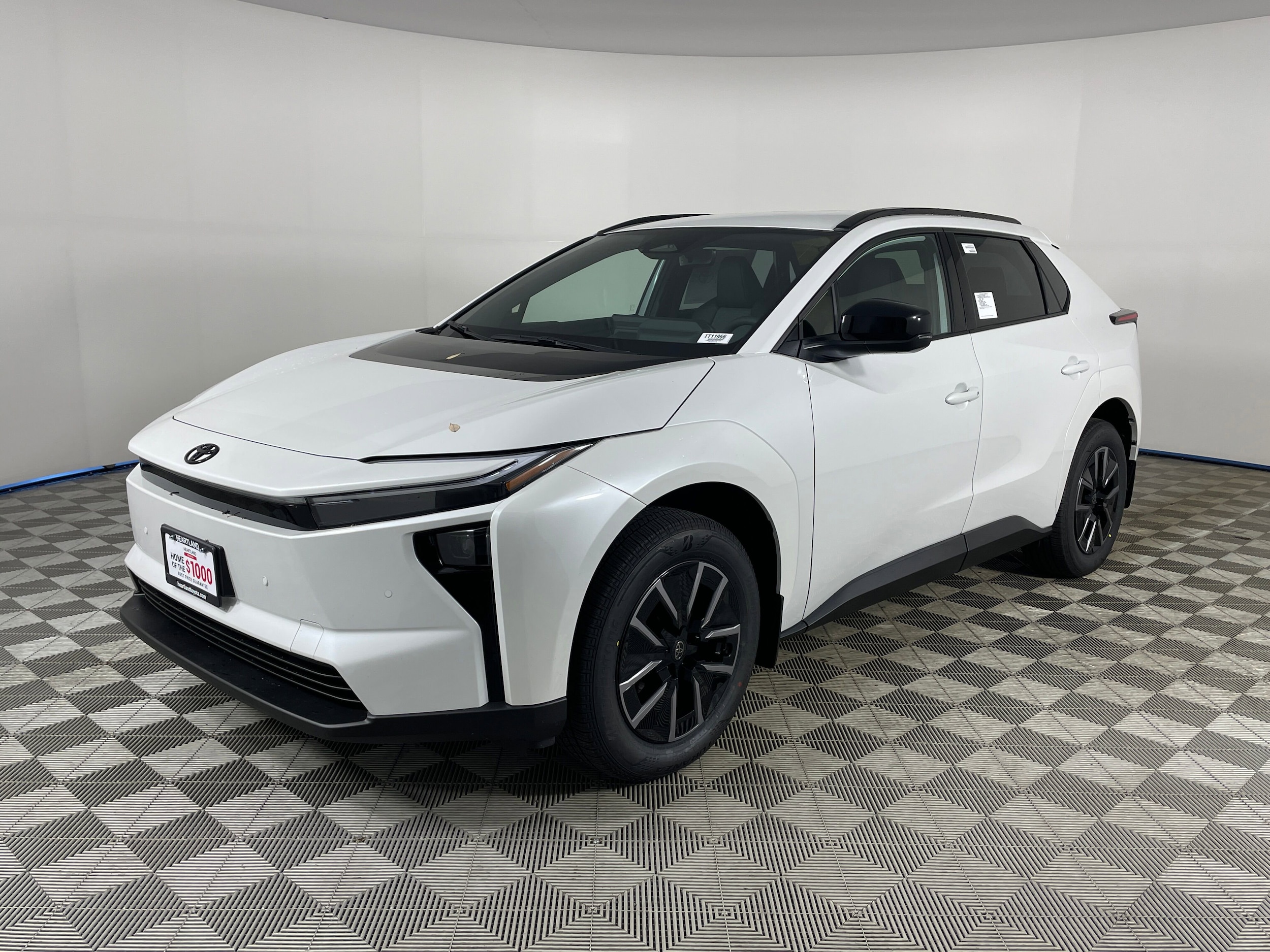 2026 Toyota bZ XLE's photo