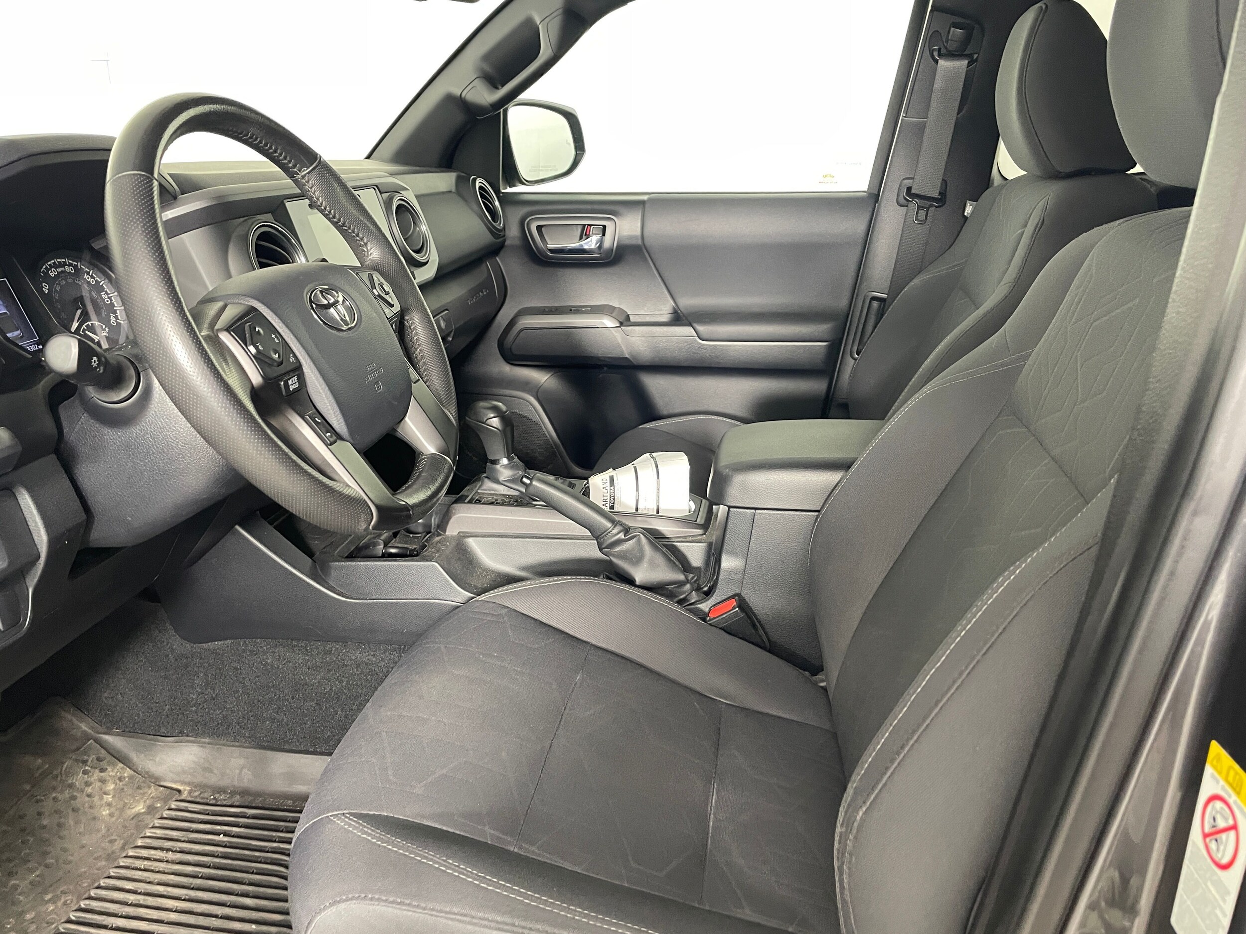 2019 Toyota Tacoma TRD V6 photo 3