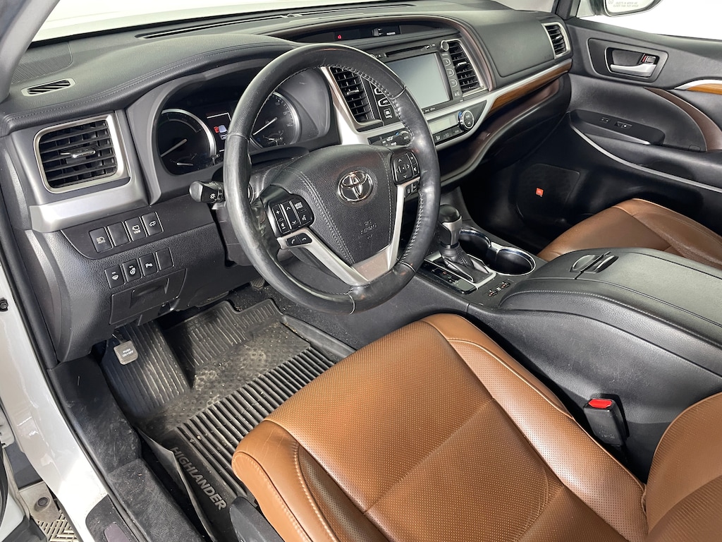Used 2019 Toyota Highlander Hybrid Limited Platinum V6 SUV