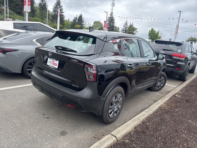 2025 Nissan Kicks S photo 4