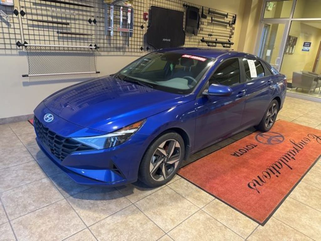 Used 2023 Hyundai Elantra SEL Sedan