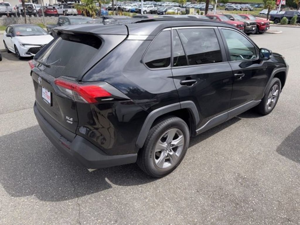 Used 2022 Toyota RAV4 XLE SUV
