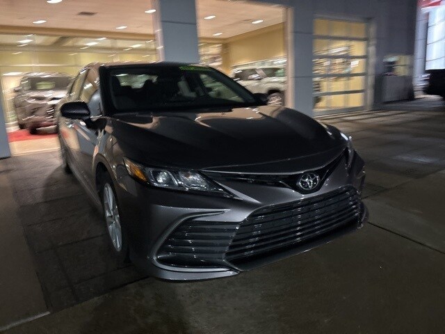2023 Toyota Camry LE photo 4