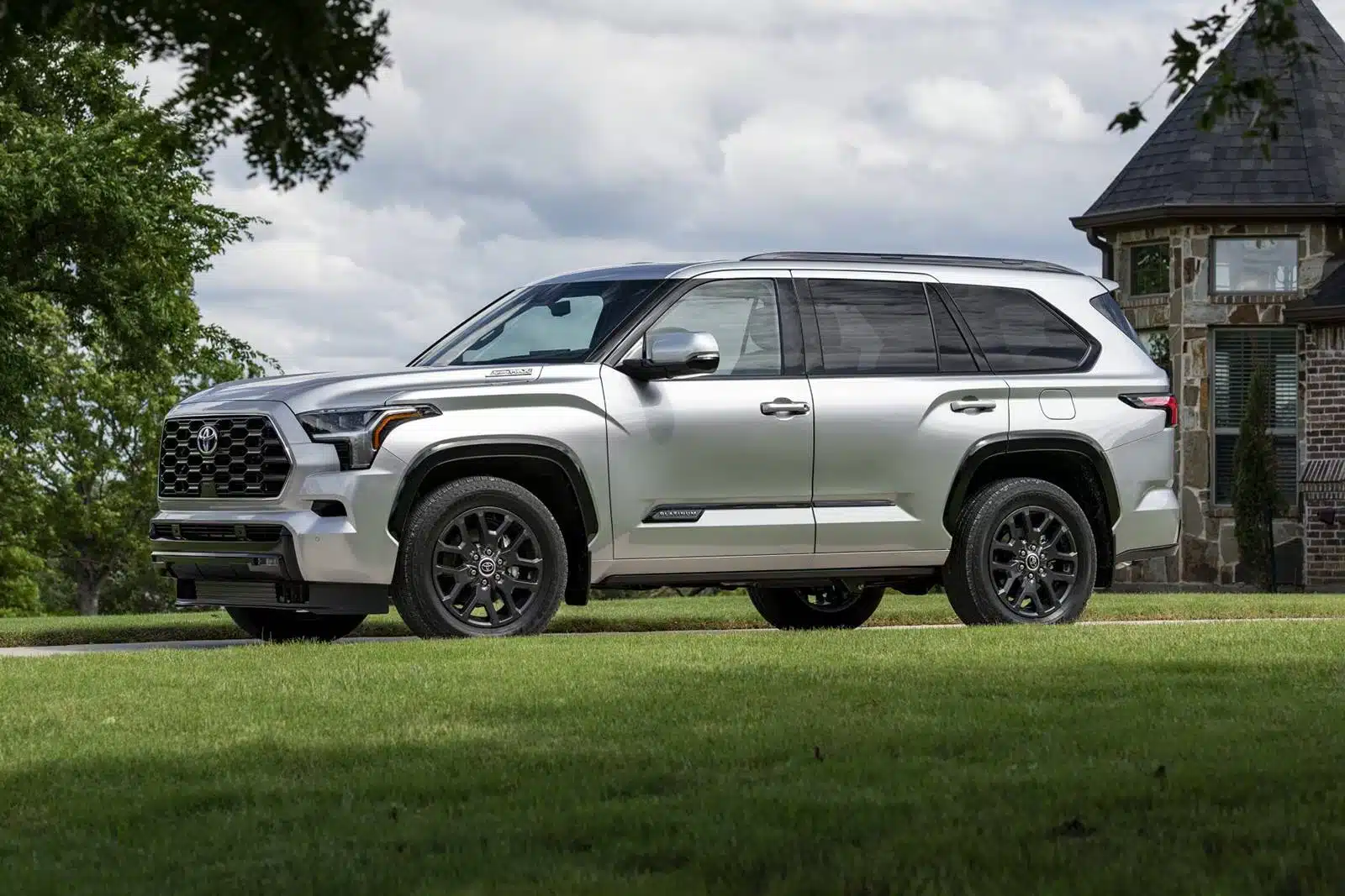 Bold Exterior Design with Commanding Presence
