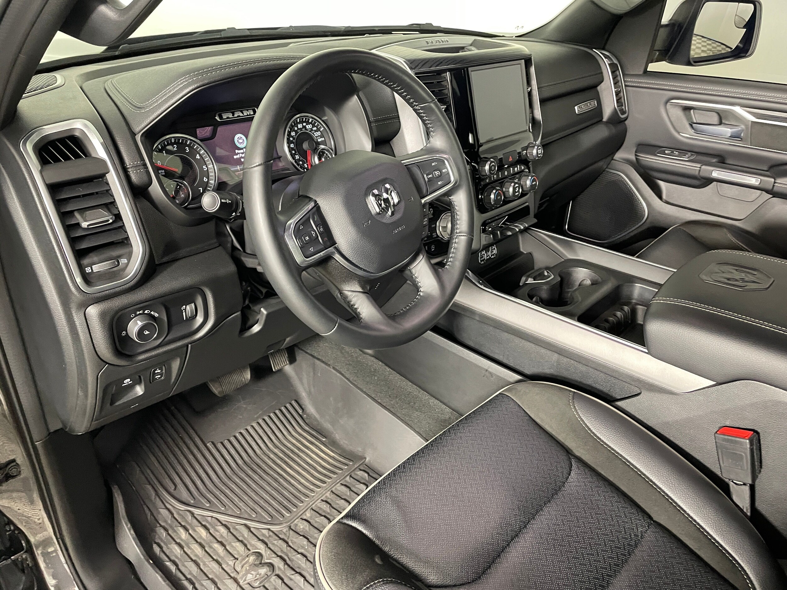 2023 Ram 1500 Laramie photo 3