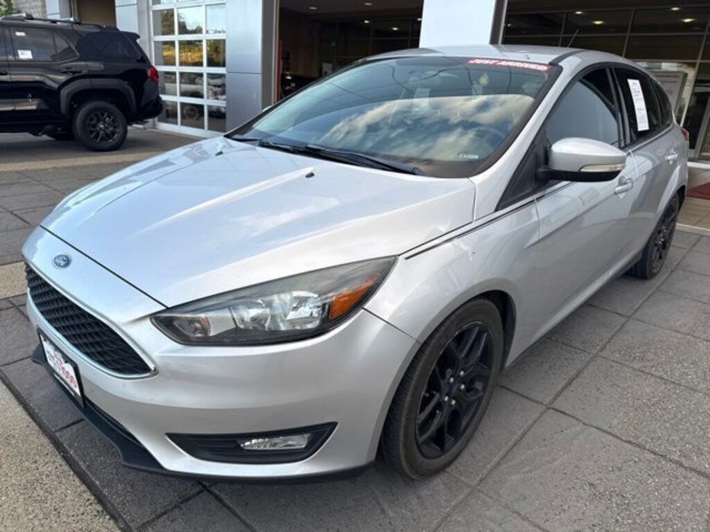Used 2016 Ford Focus SE Hatchback