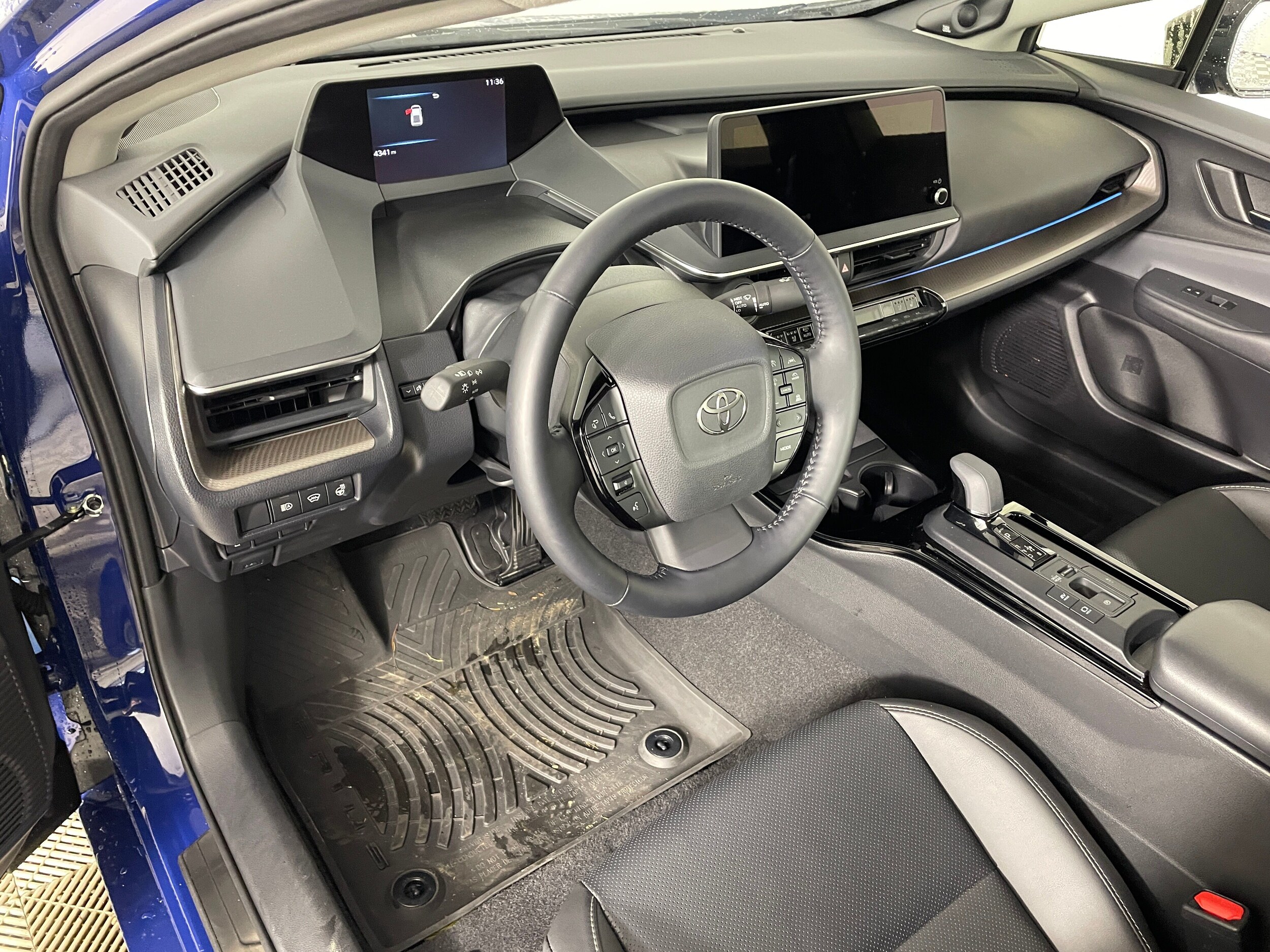 2025 Toyota Prius Limited photo 3