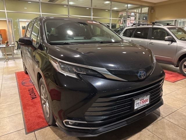 2023 Toyota Sienna Van Passenger Van 