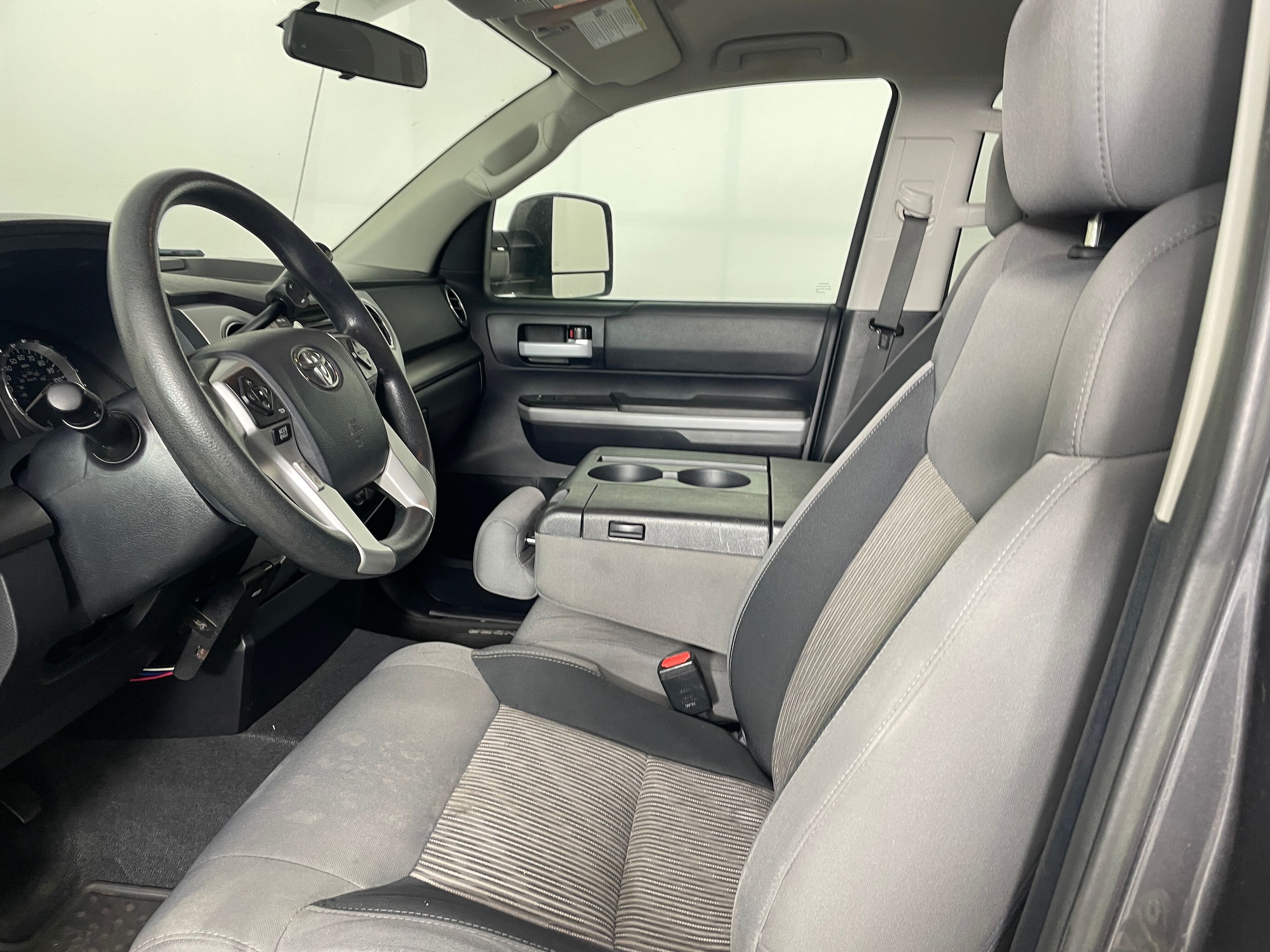 2014 Toyota Tundra 4x4 SR5 5.7L V8 photo 2