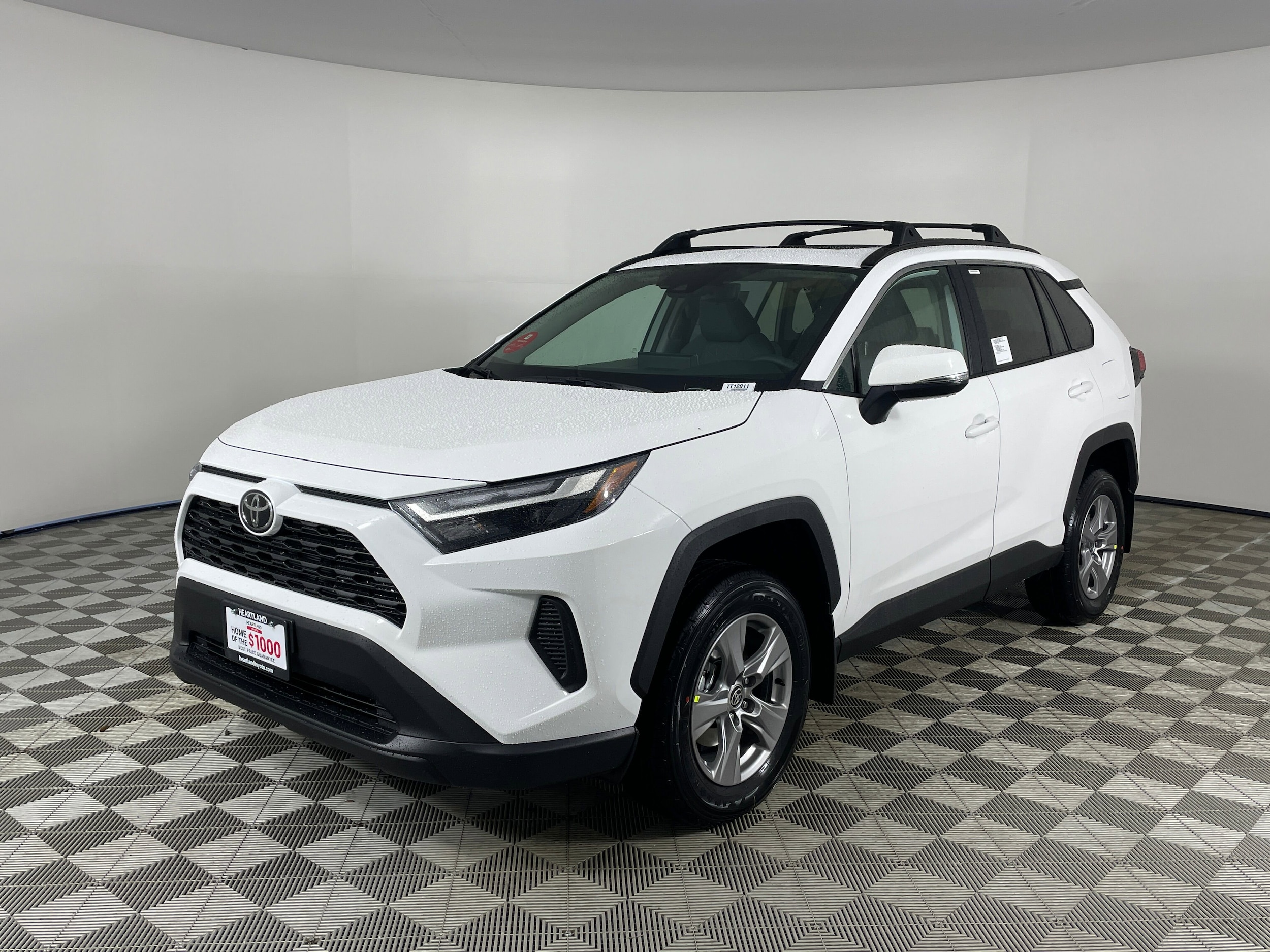 2025 Toyota RAV4 XLE's photo