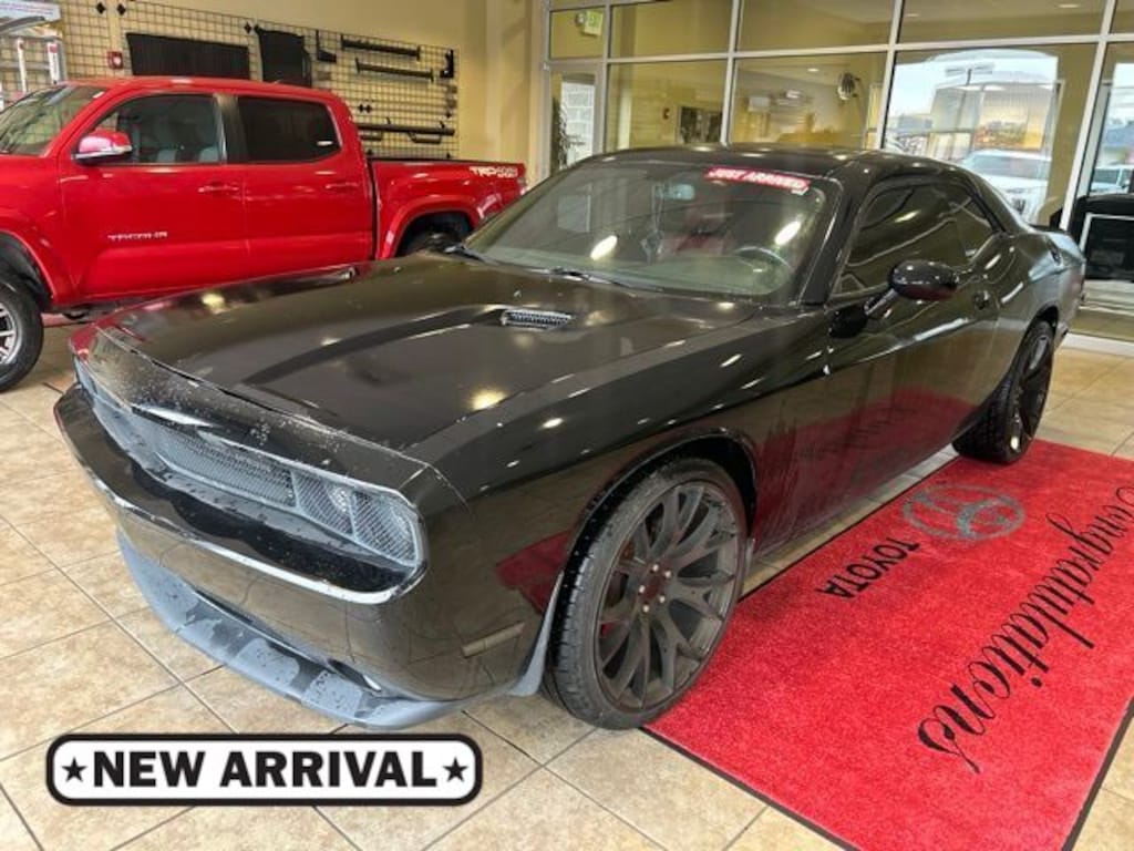 Used 2014 Dodge Challenger SXT Coupe