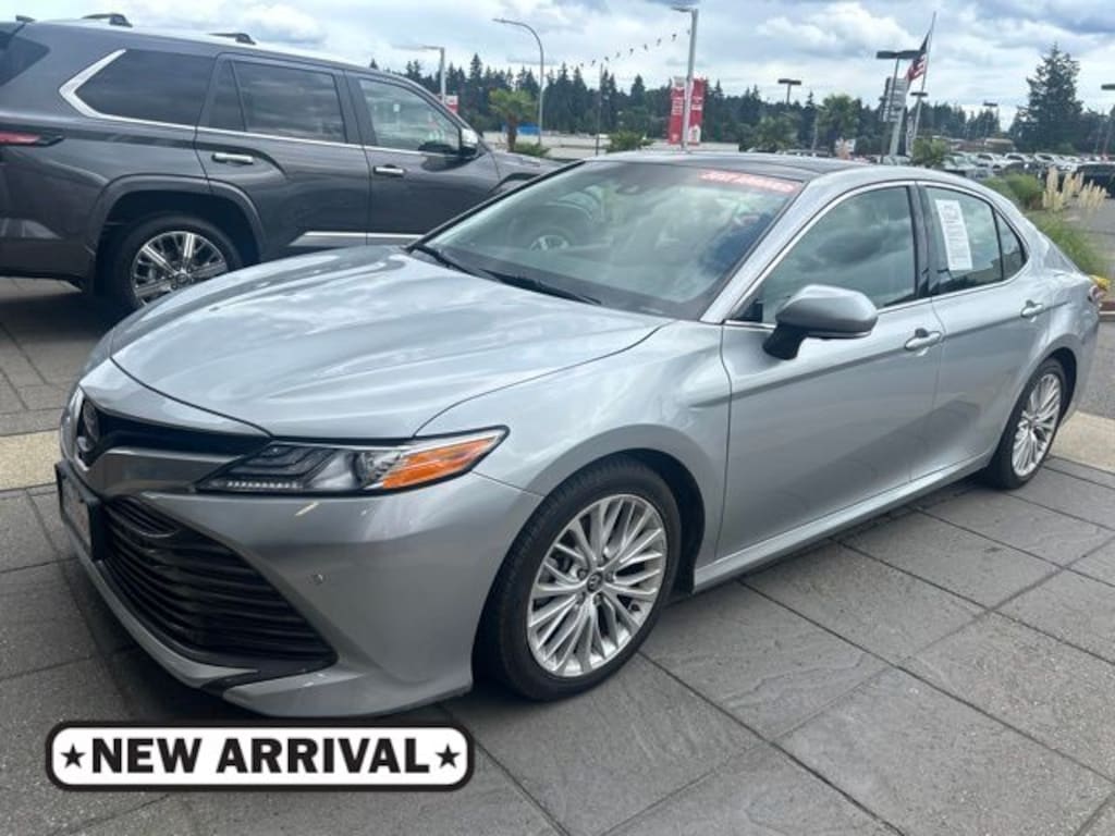 Used 2018 Toyota Camry XLE V6 Sedan