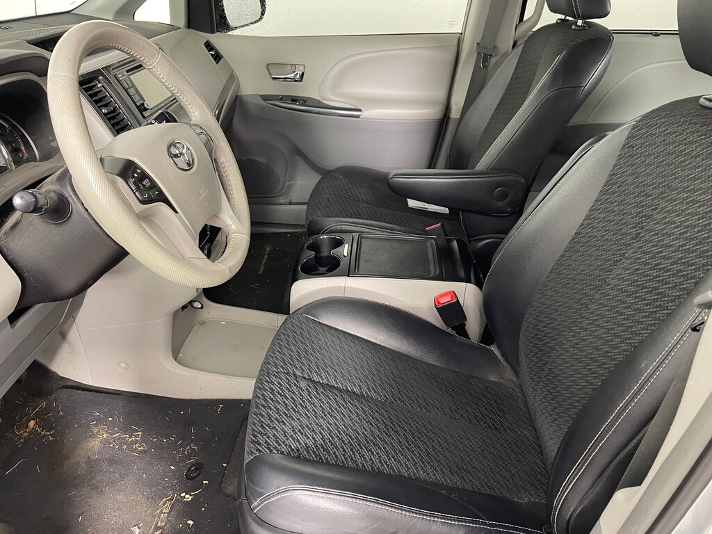 Used 2014 Toyota Sienna SE Van