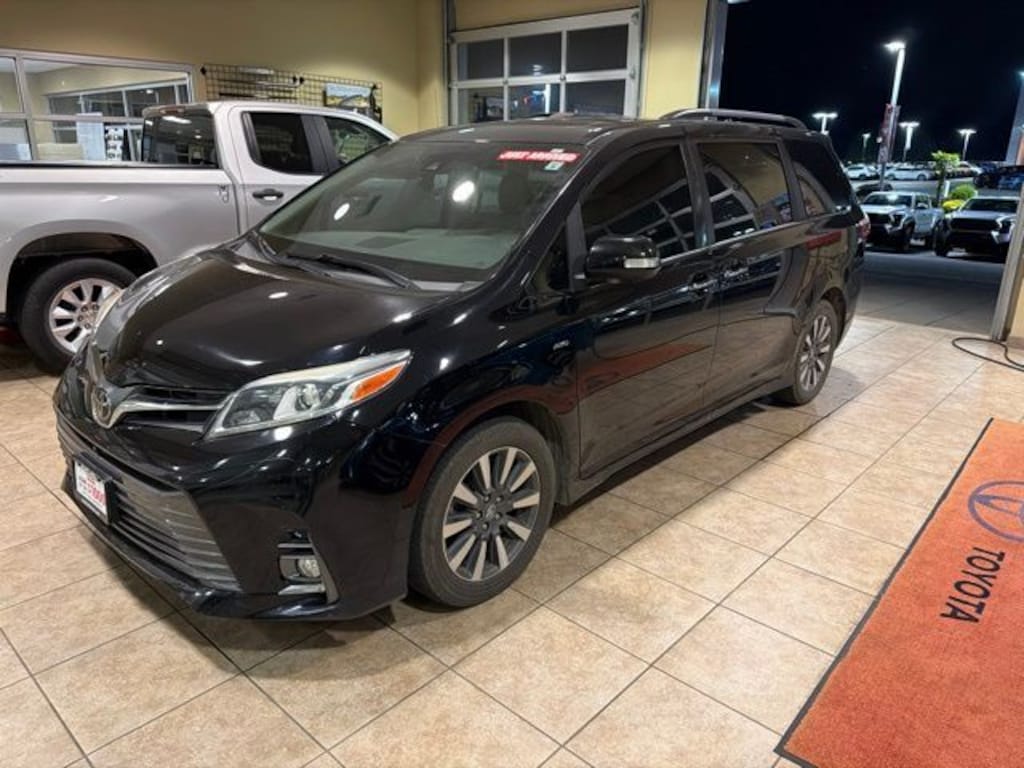 Used 2018 Toyota Sienna Van Passenger Van