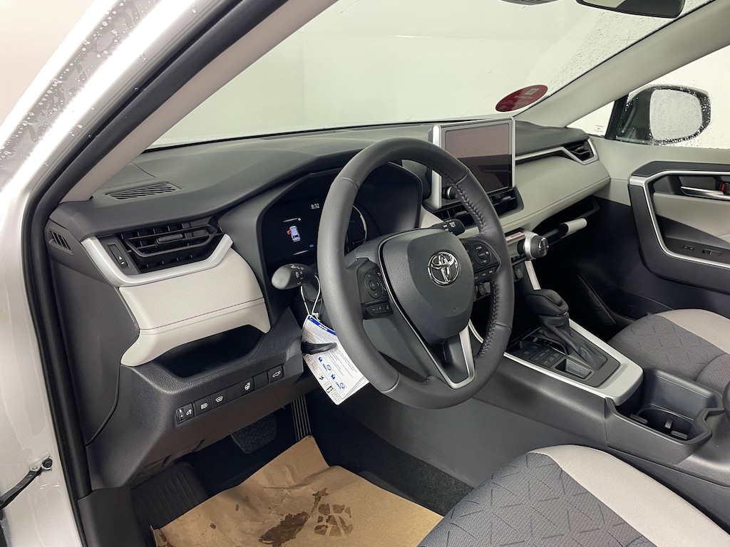 New 2025 Toyota RAV4 XLE XLE AWD SUV