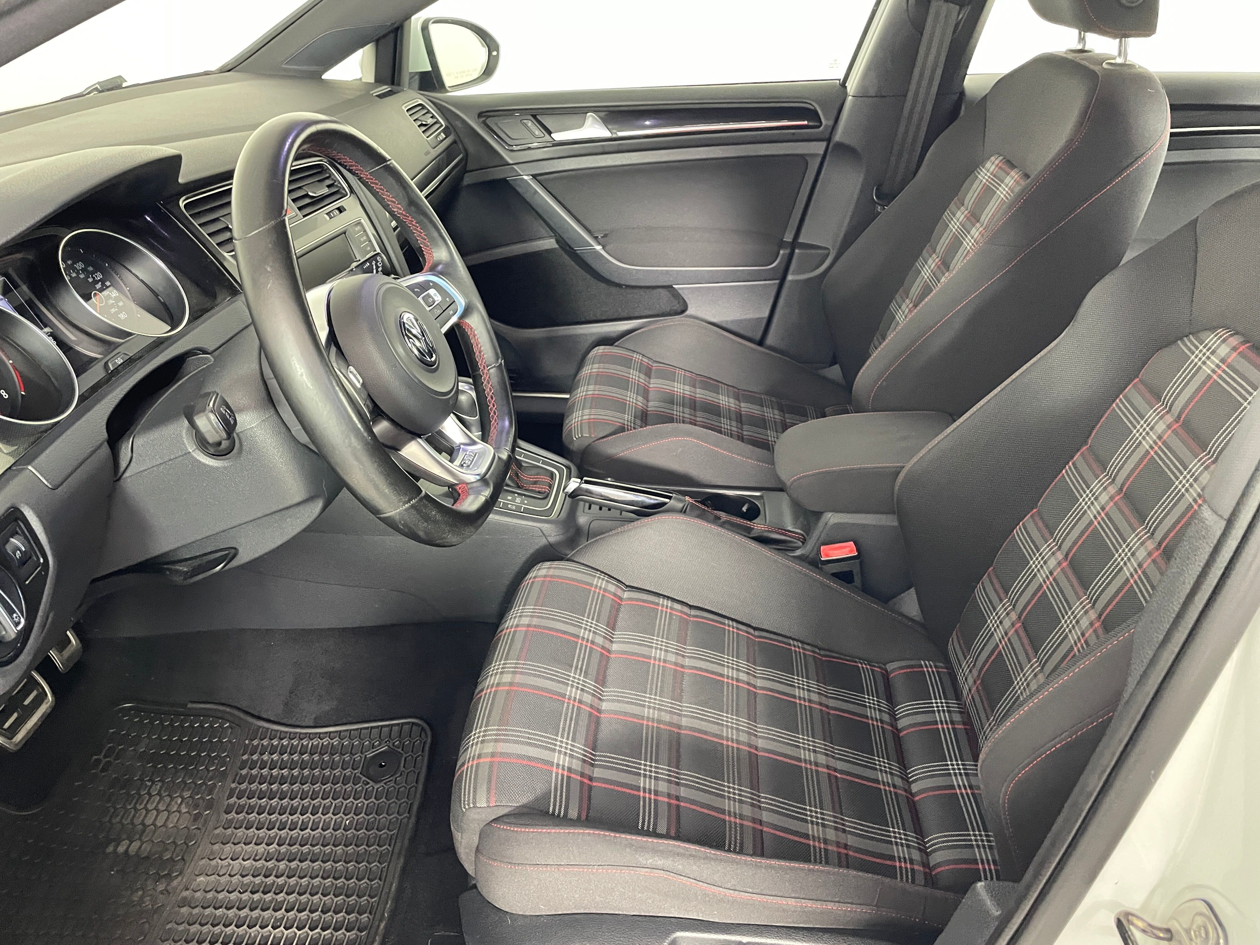 3VW4T7AU1GM018546