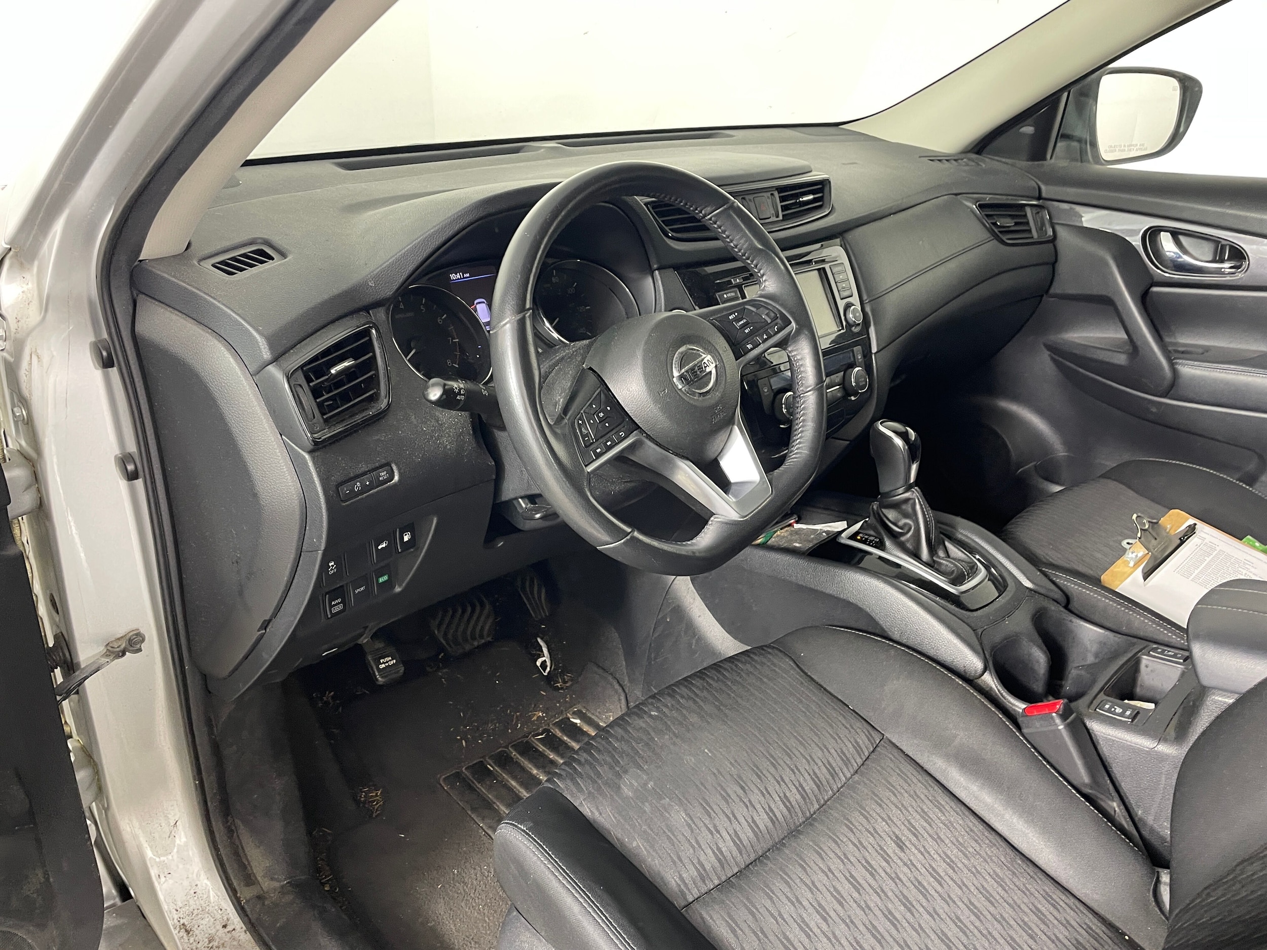 2018 Nissan Rogue SV photo 3