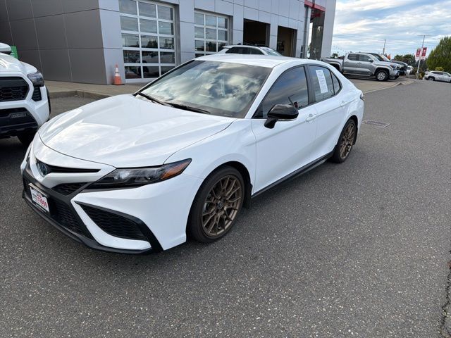 2024 Toyota Camry Hybrid SE Nightshade photo 4