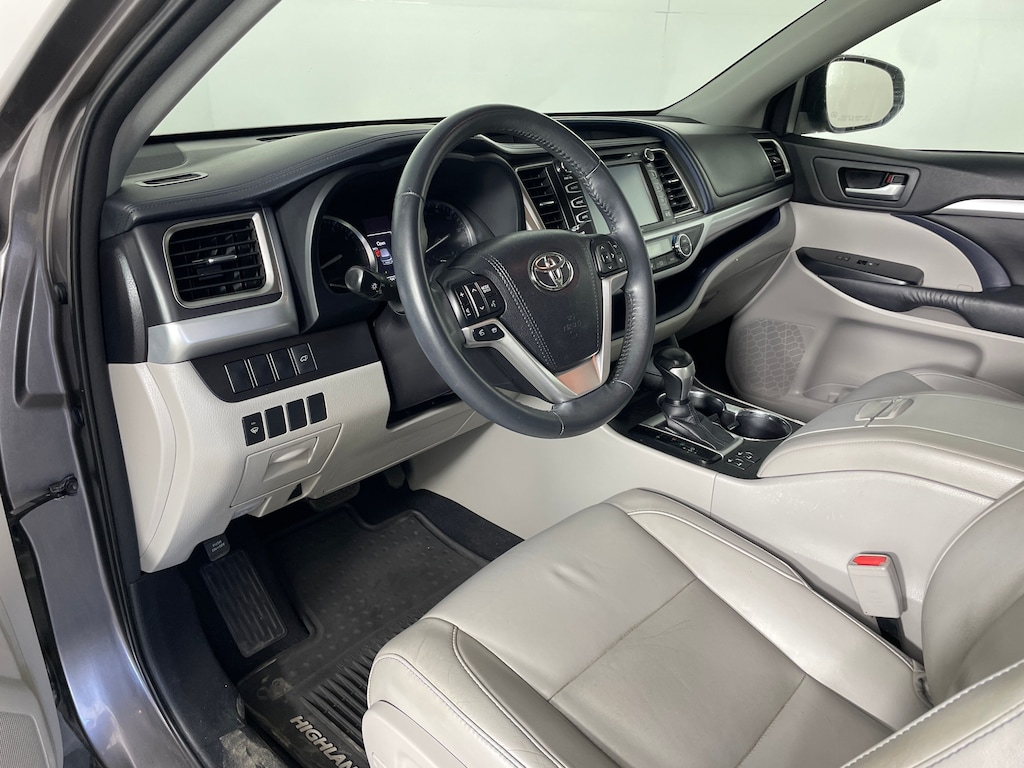 Used 2016 Toyota Highlander XLE V6 SUV