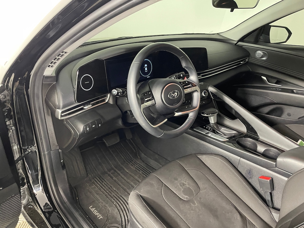 Used 2023 Hyundai Elantra SEL Sedan