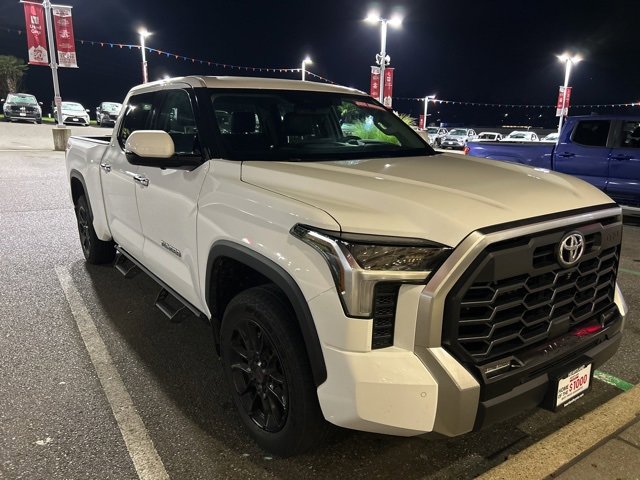 2023 Toyota Tundra Limited CrewMax photo 3
