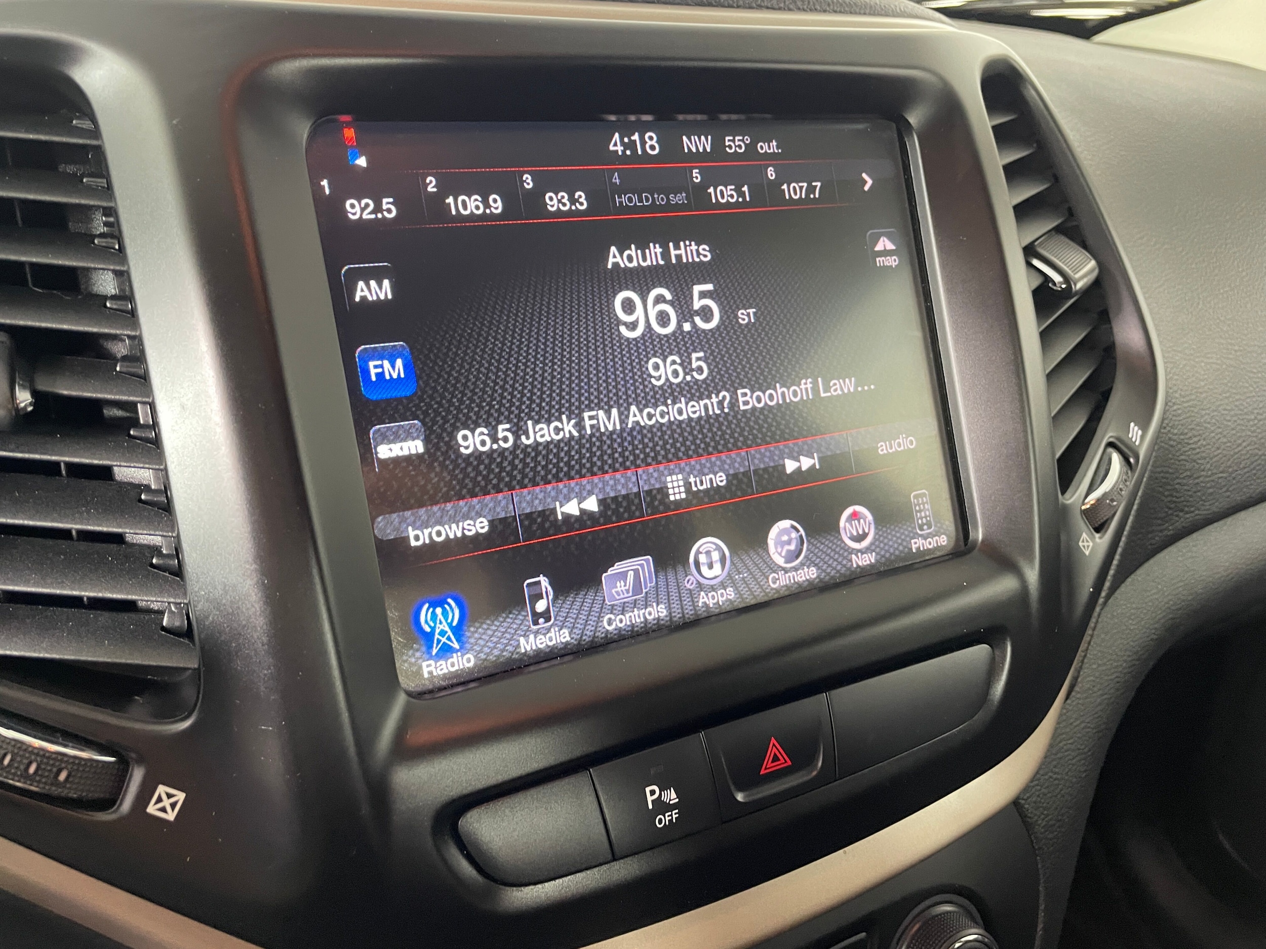 2016 Jeep Cherokee Latitude 4x4 photo 5