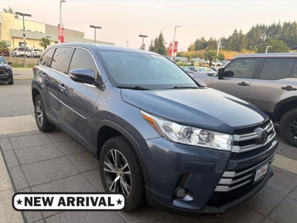 Used 2019 Toyota Highlander LE Plus V6 SUV