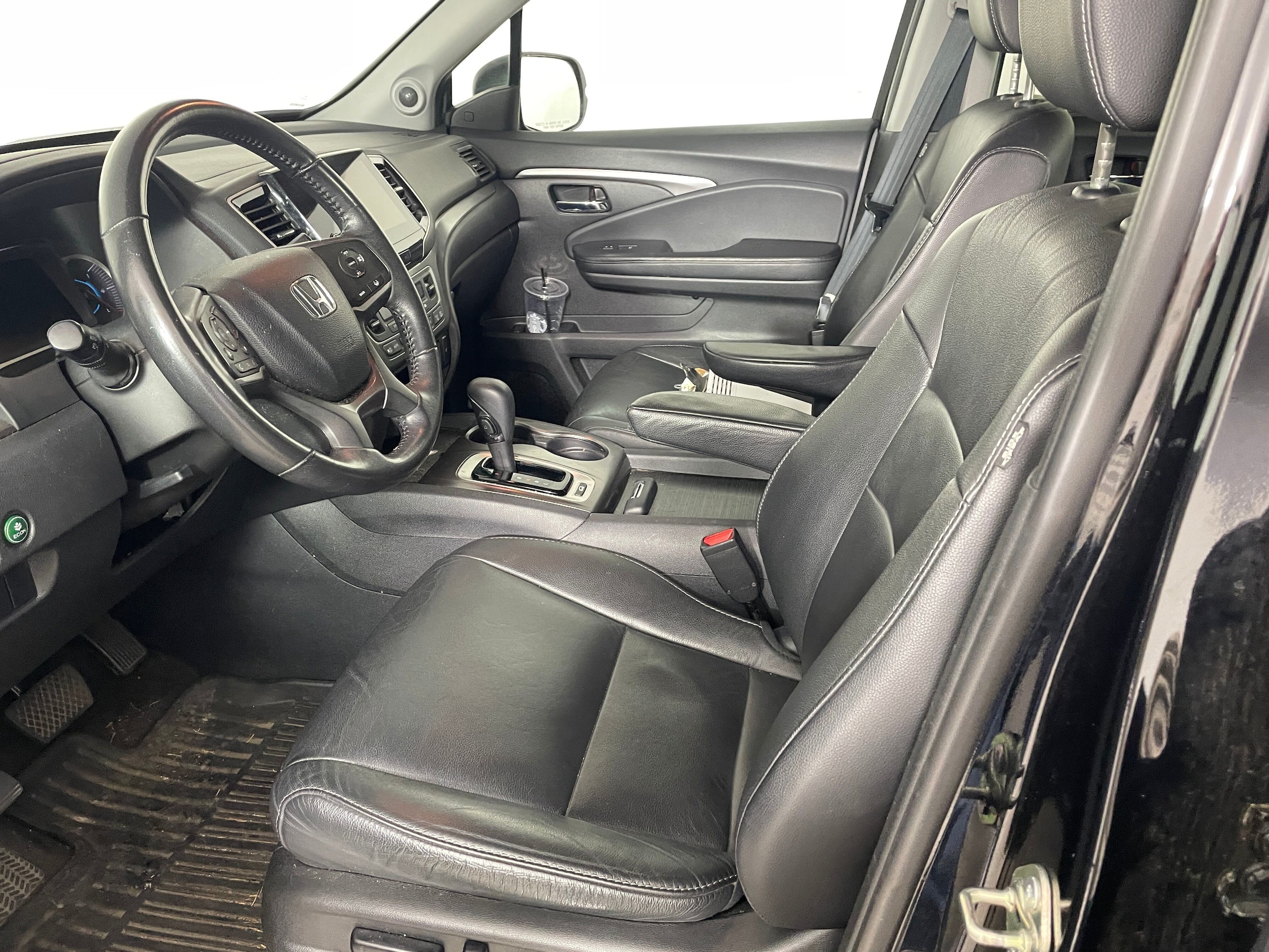 2020 Honda Pilot EX-L AWD photo 2