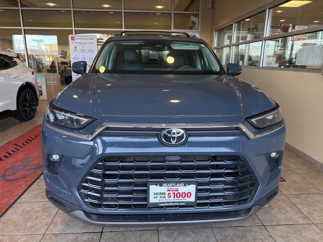 2024 Toyota Grand Highlander Limited photo 2