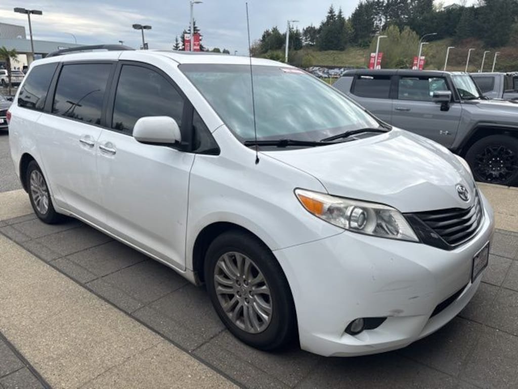 Used 2013 Toyota Sienna XLE V6 8 Passenger Van