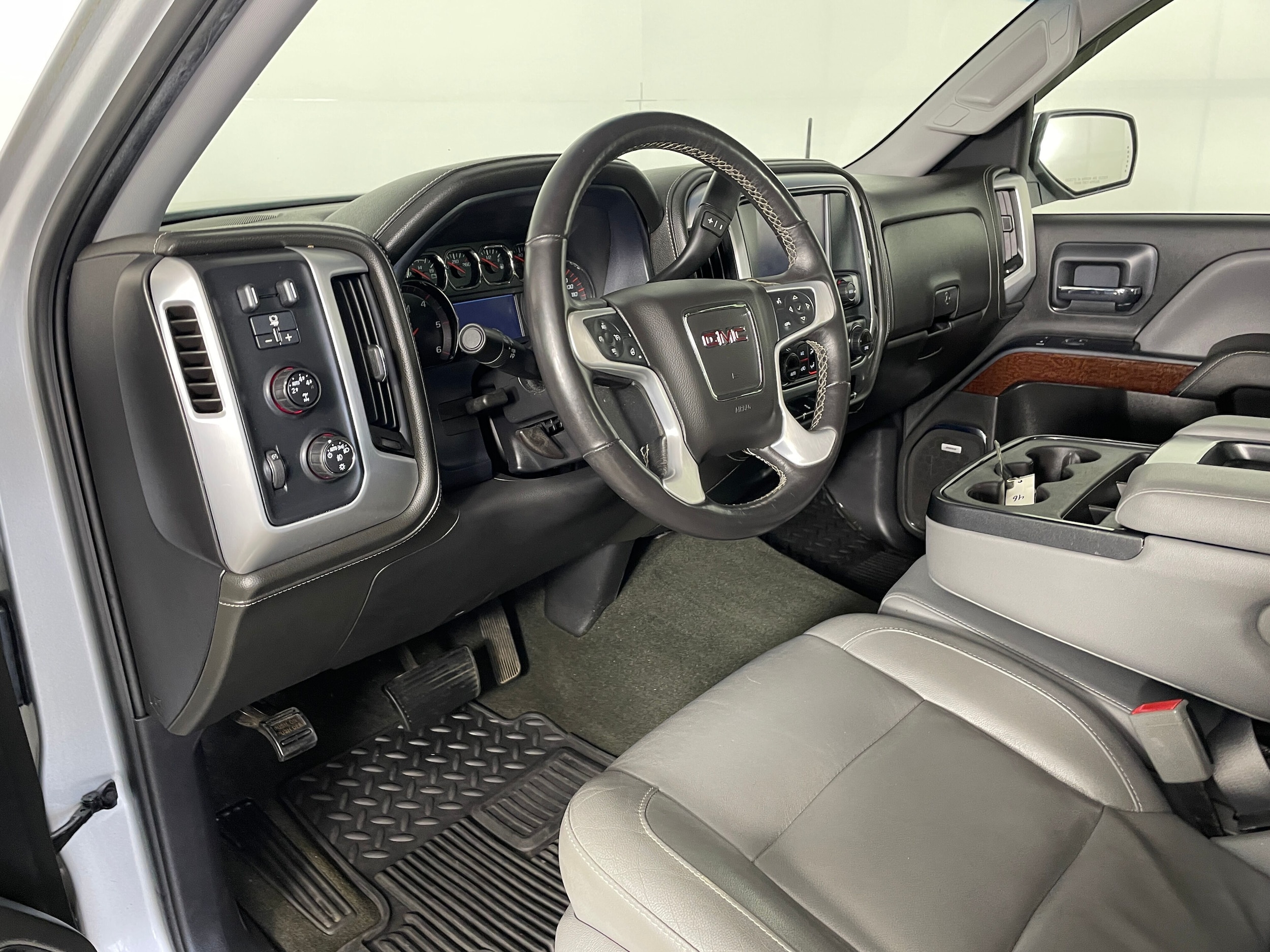 2015 GMC Sierra 1500 SLT photo 2