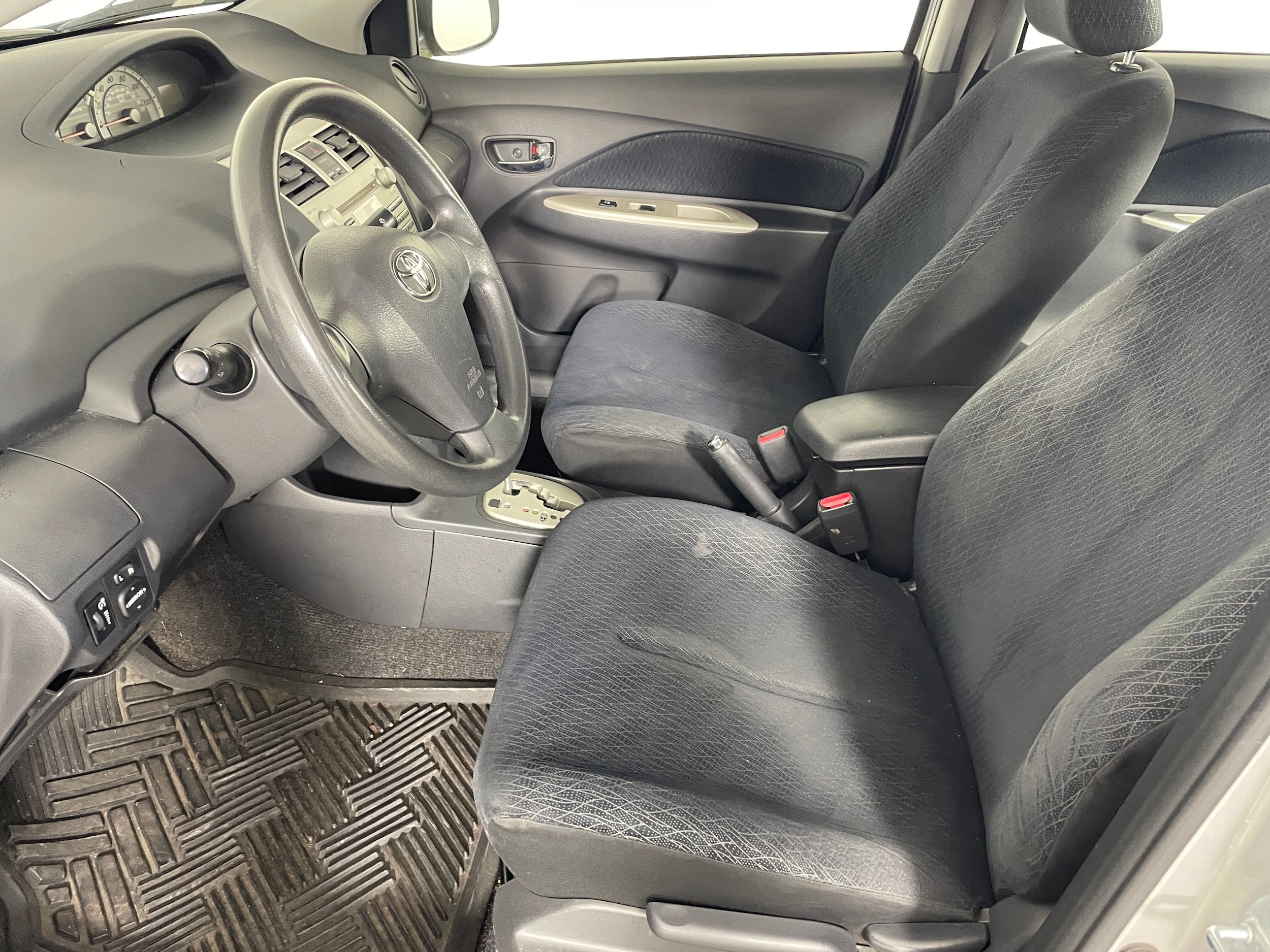 Used 2008 Toyota Yaris S with VIN JTDBT903281236430 for sale in Bremerton, WA