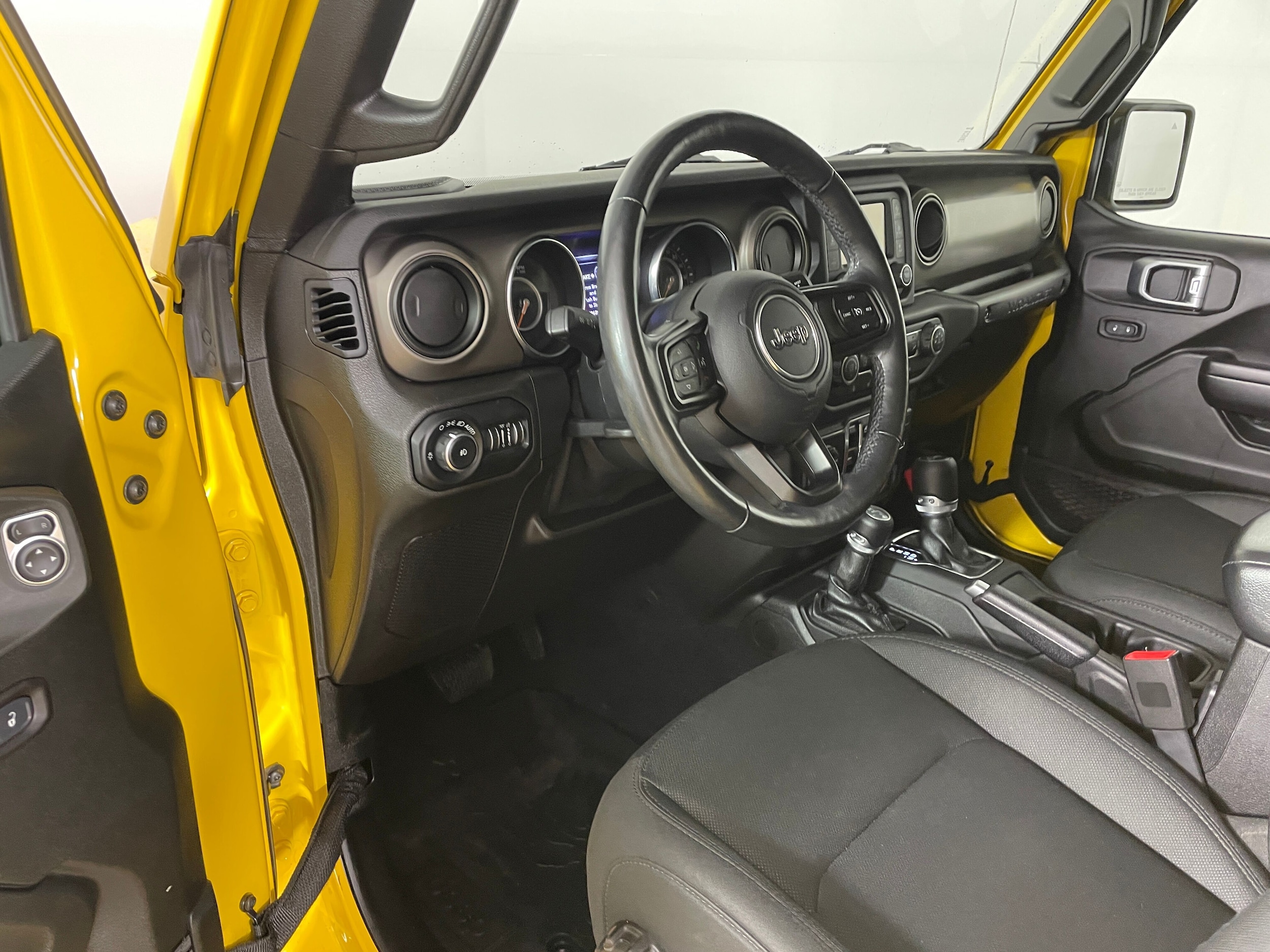 2019 Jeep Wrangler Unlimited Sport 4x4 photo 2