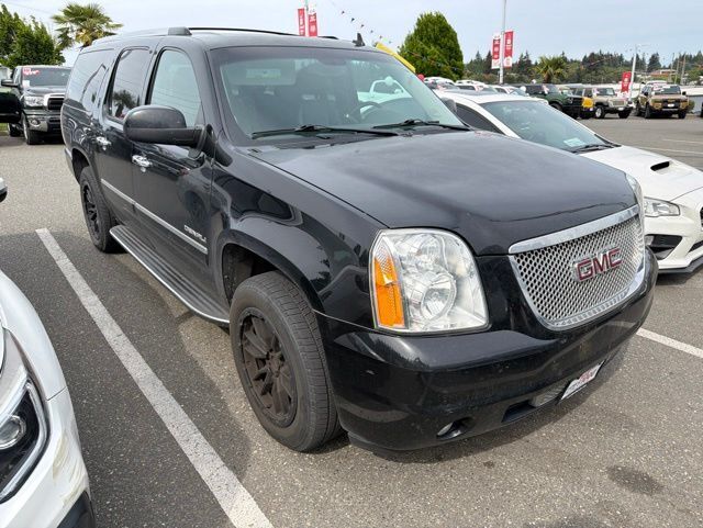 2014 GMC Yukon XL 1500 Denali photo 3