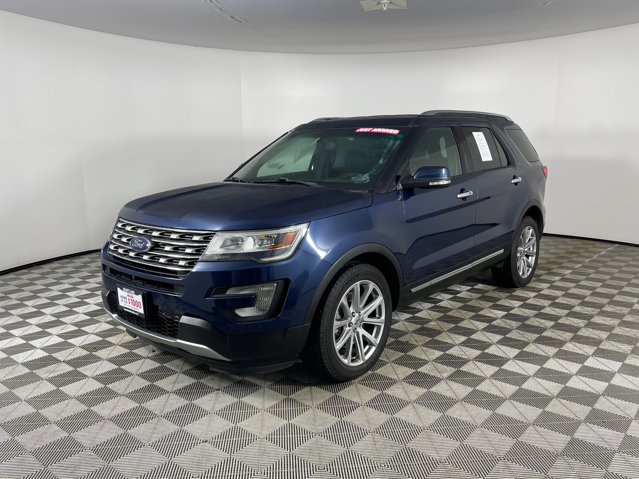 2016 Ford Explorer Limited's photo
