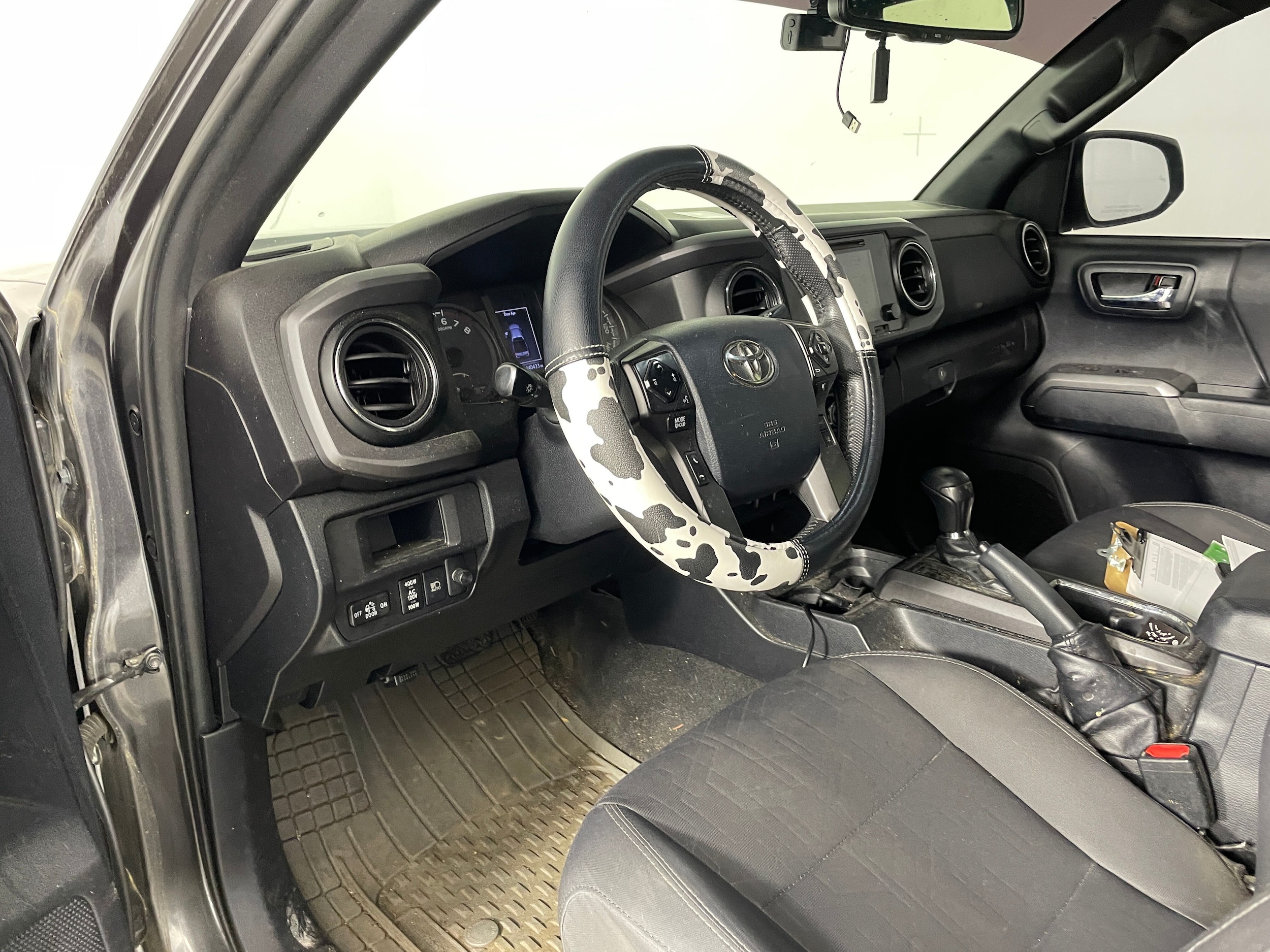 2018 Toyota Tacoma SR5 V6 photo 3