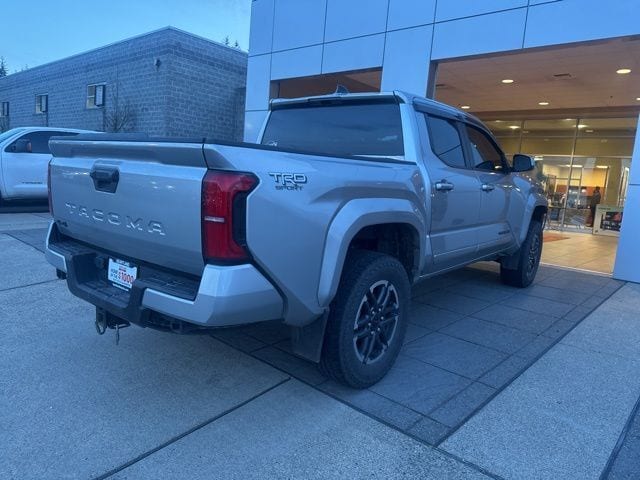 2024 Toyota Tacoma photo 5