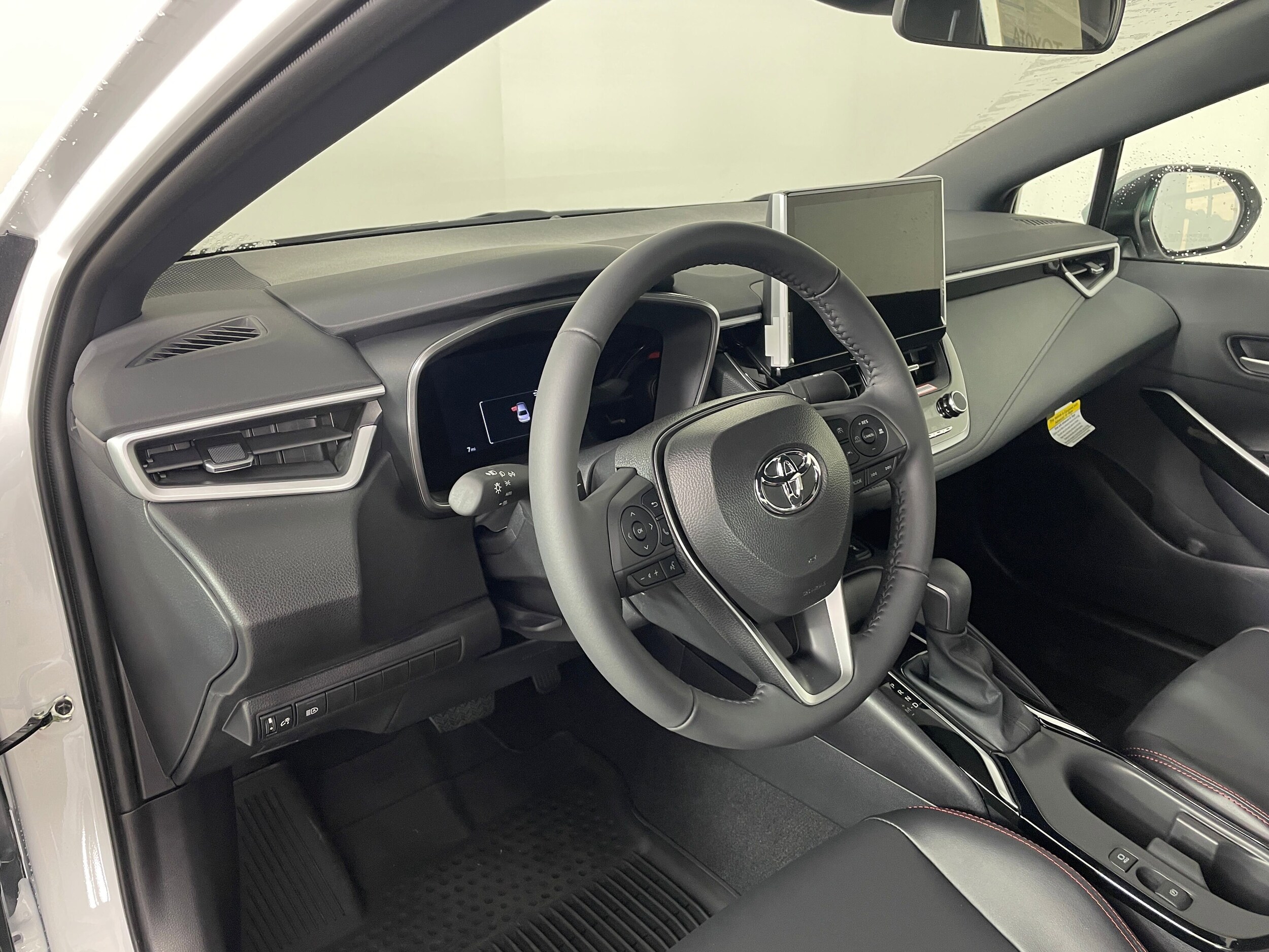 2025 Toyota Corolla XSE photo 2