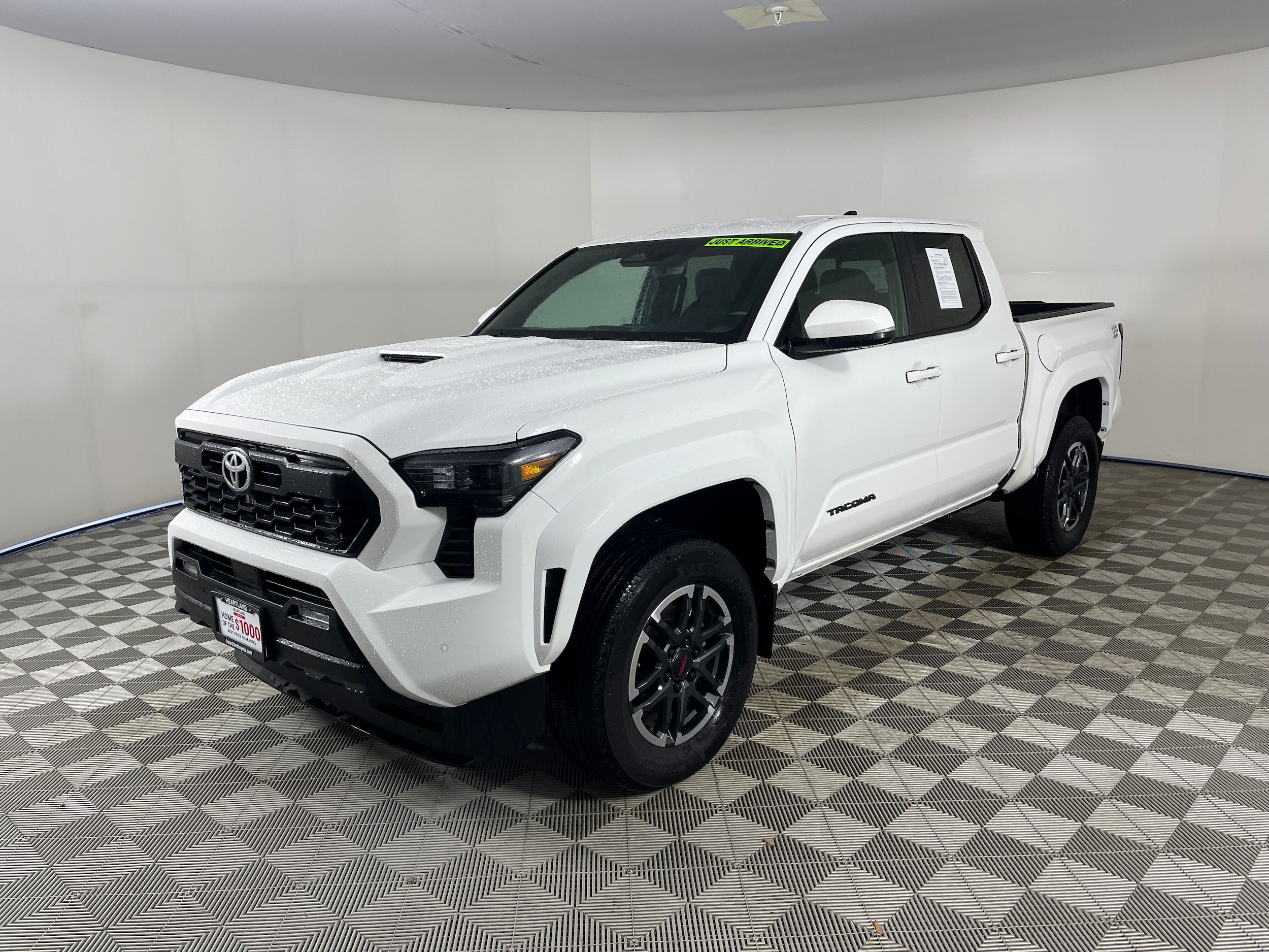 2024 Toyota Tacoma TRD Sport's photo