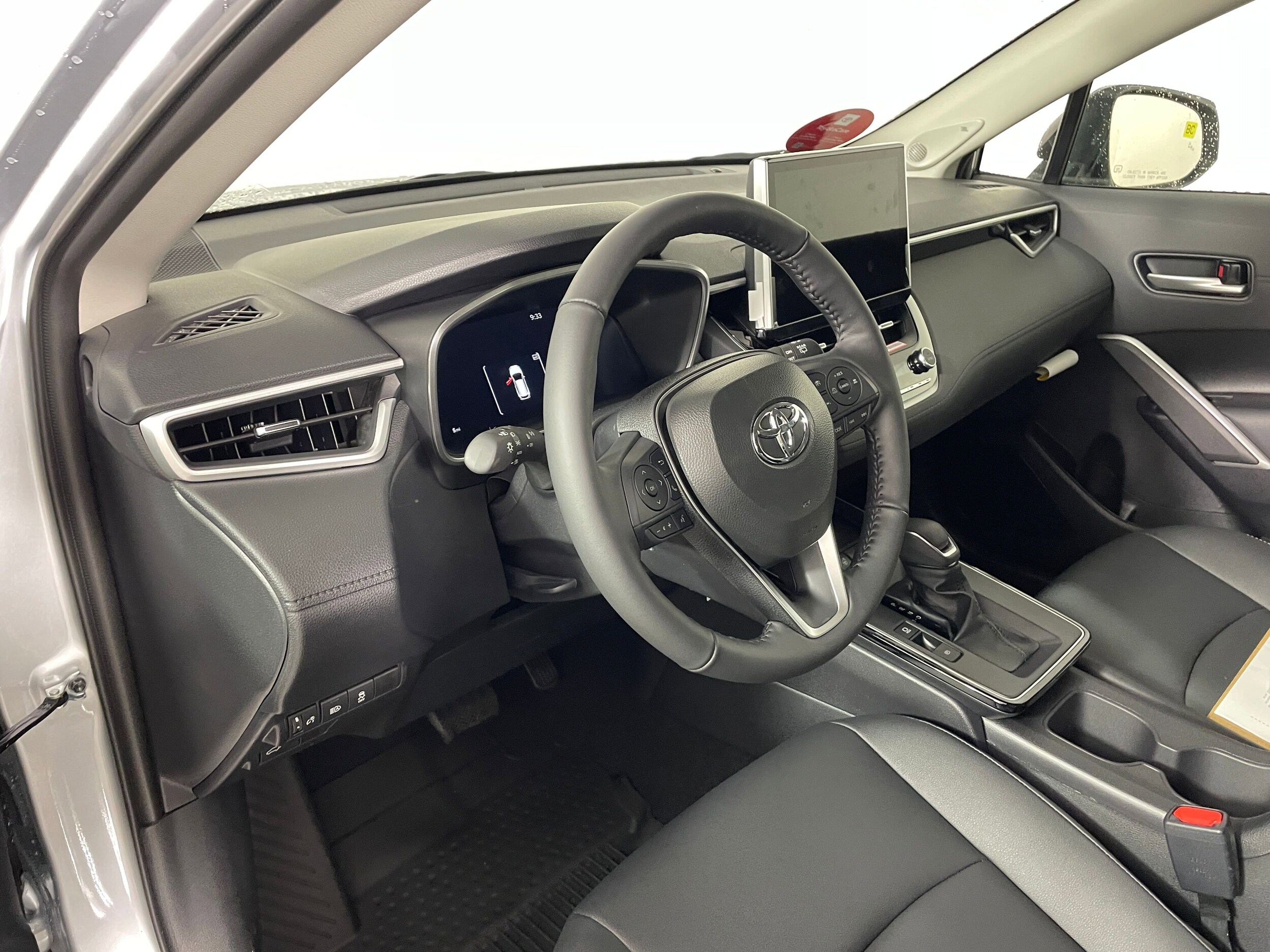 2026 Toyota Corolla Cross XLE photo 2