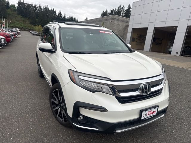 2019 Honda Pilot Touring 8-Passenger AWD photo 3