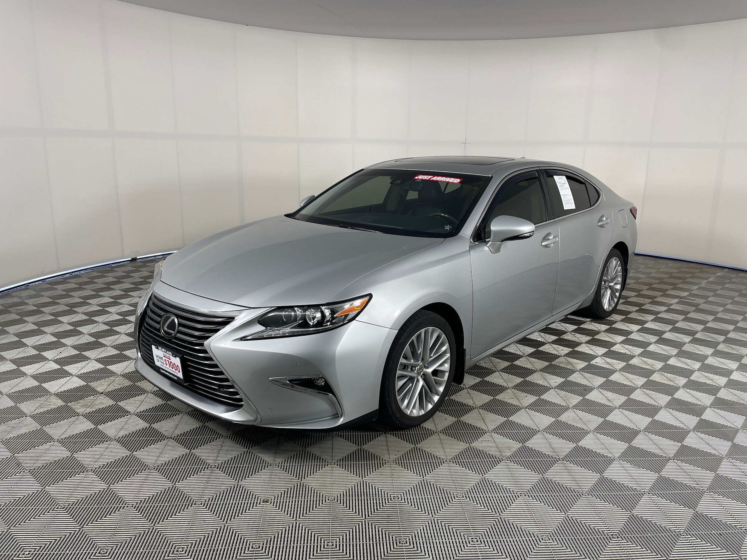 2016 Lexus ES 350 350's photo